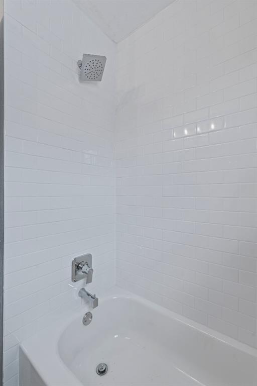 Building Photo - 700 Creekmont Dr