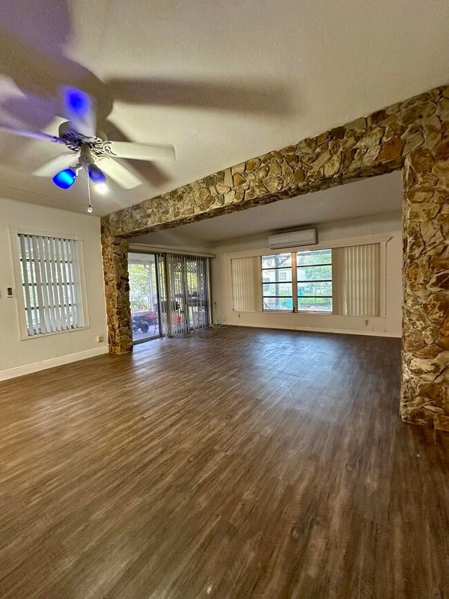 Building Photo - 7000 SW 11th St