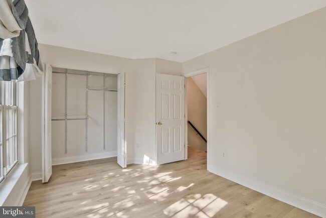 Building Photo - 8872 Stable Forest Pl