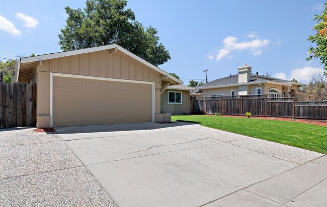Building Photo - Remodeled 3BD/2BA Home with Award Winning Schools!