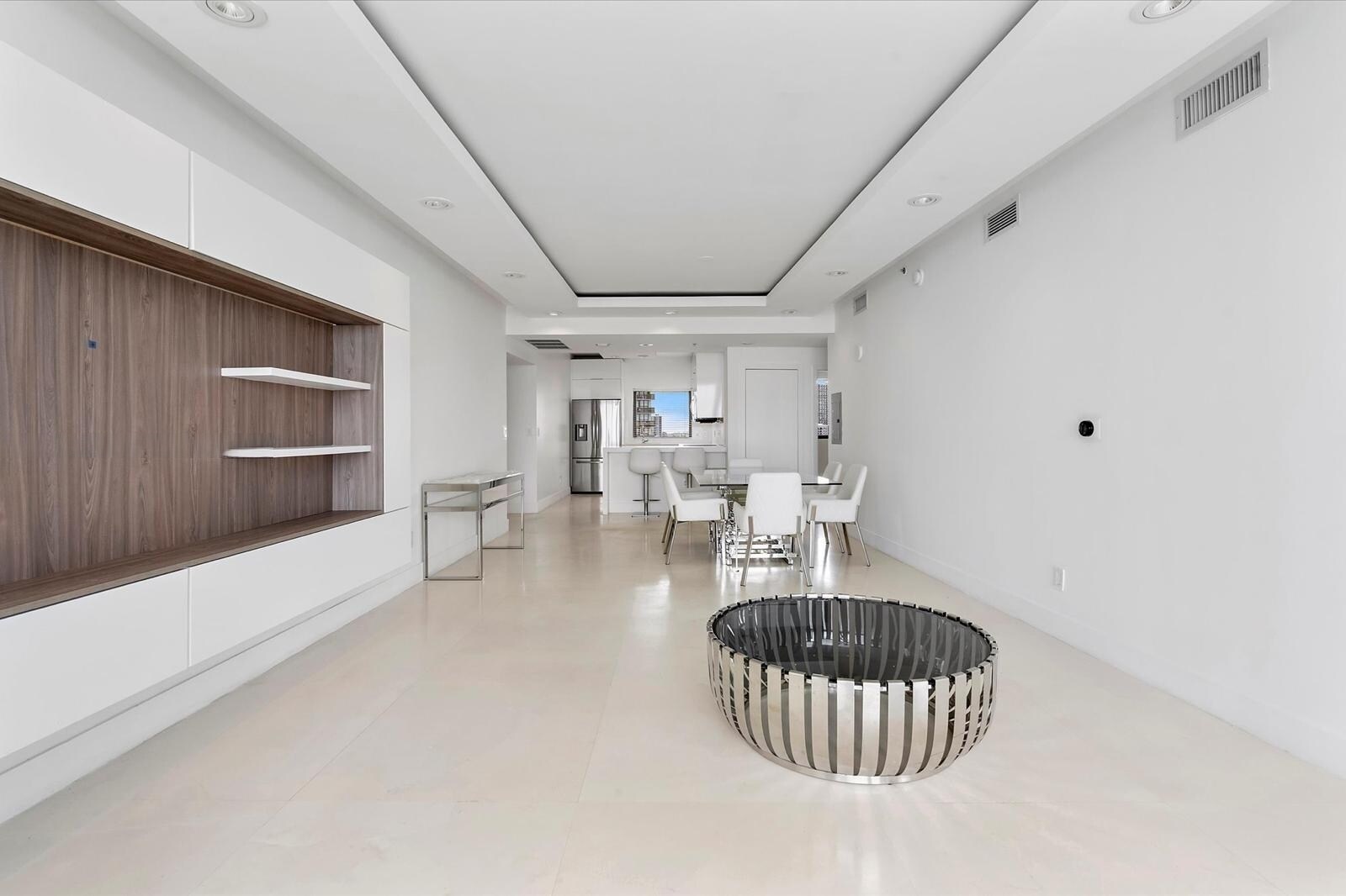 Building Photo - 601 NE 36th St