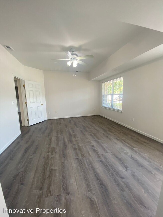 Building Photo - 2 br, 3 bath House - 805 Latchmere Court #101