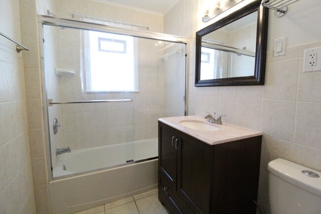 Building Photo - 1+ Bedroom 1 Bath Apartment in Midtown