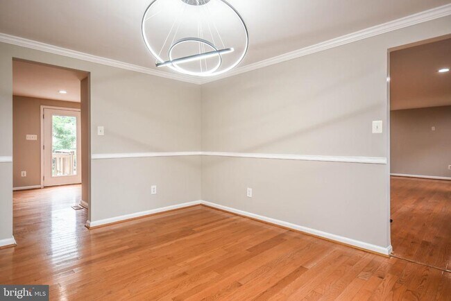 Building Photo - 9627 Locust Hill Dr