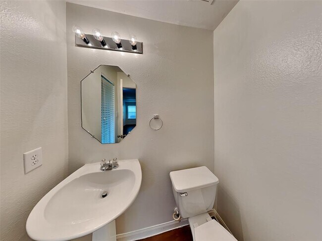 Building Photo - 5939 Stockholm Ct
