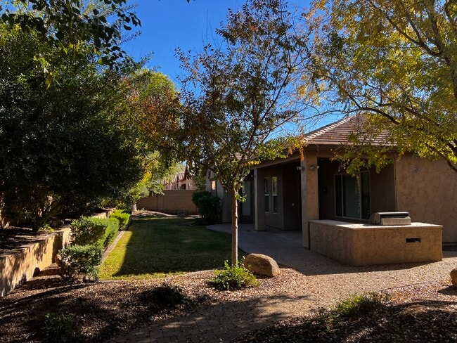 Building Photo - 5610 W Desperado Way