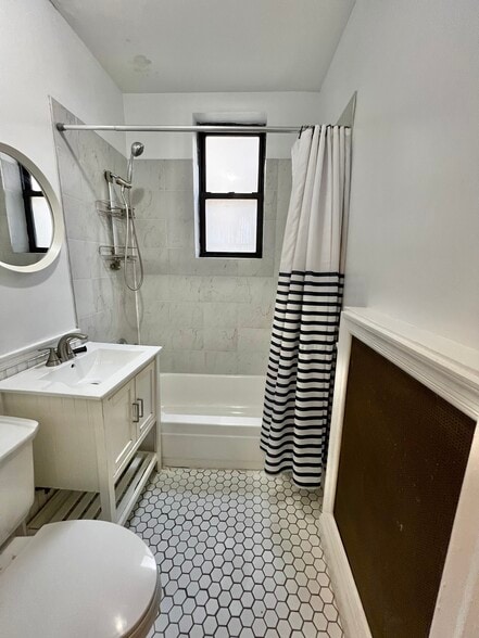 Building Photo - 131 Kensington Ave