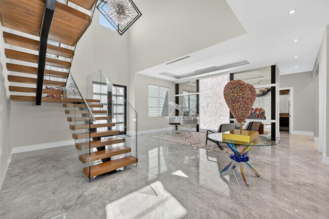 Building Photo - 785 NE 70th St