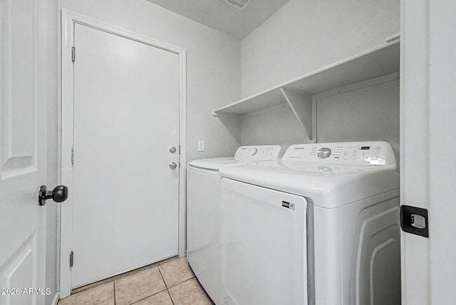 Building Photo - 418 N Mahogany Ct