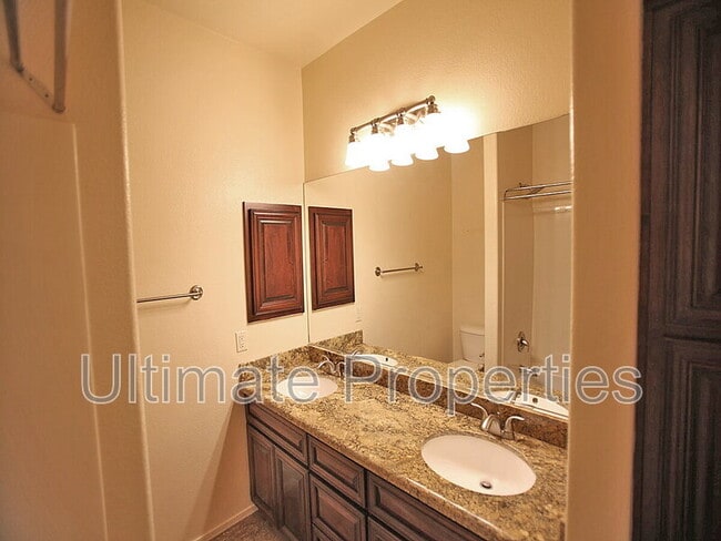 Building Photo - 9229 W Yukon Dr