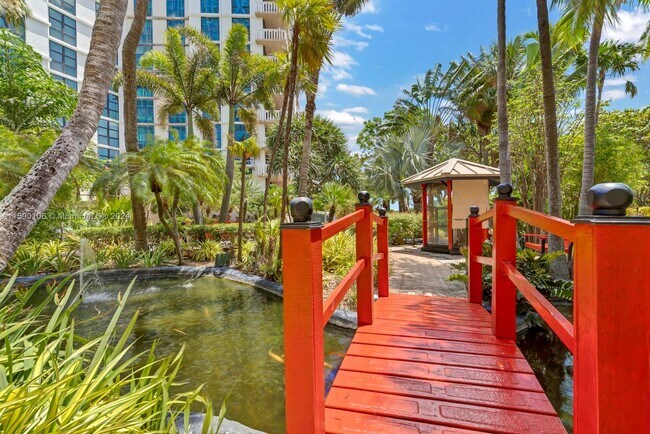 Building Photo - 1121 Crandon Blvd