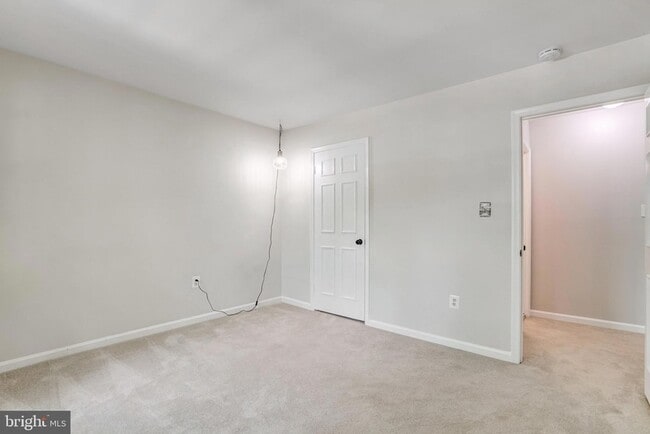 Building Photo - 2131 Kings Mill Ct