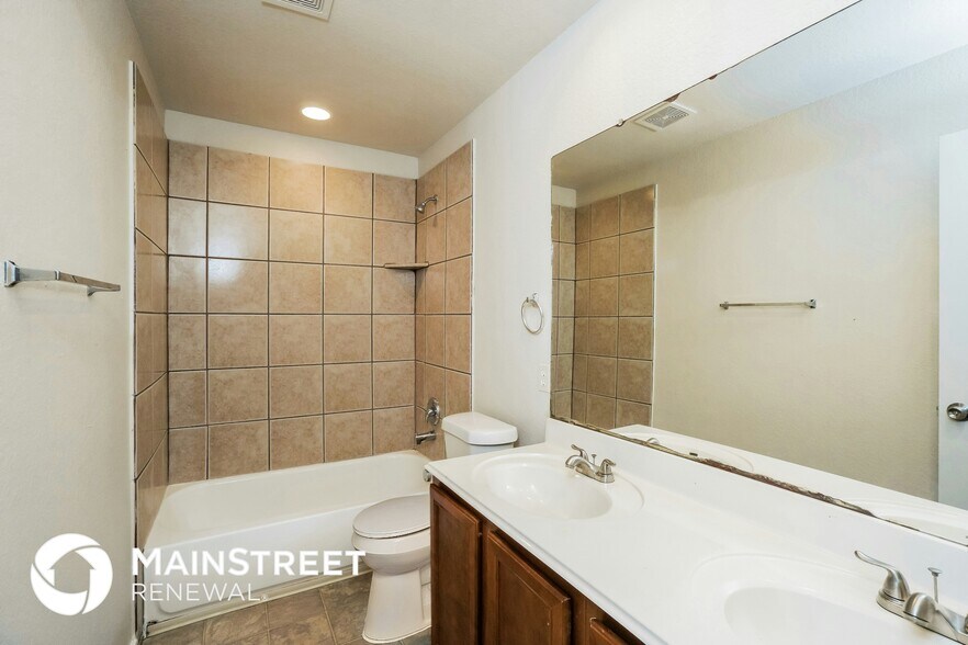 Building Photo - 1027 Caprese Ln