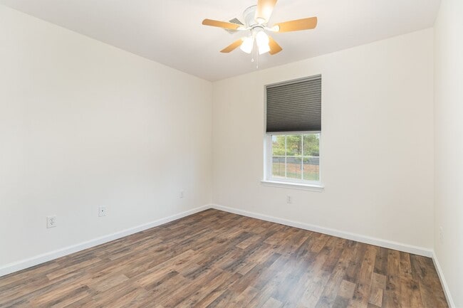 Building Photo - 3 bedroom townhouse in Carlisle