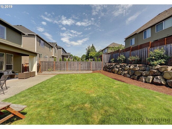 Building Photo - FOR RENT UNFURNISHED: Beautifully maintained 2015 Noyes-built home, 5 bed, 3 bath, 2 car garage w...