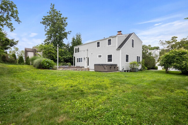 Building Photo - 19 Sherwood Dr
