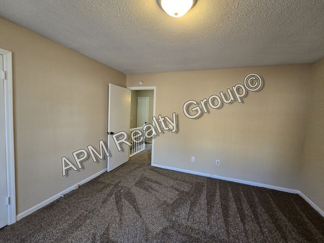 Building Photo - Two Bedroom in Harbison