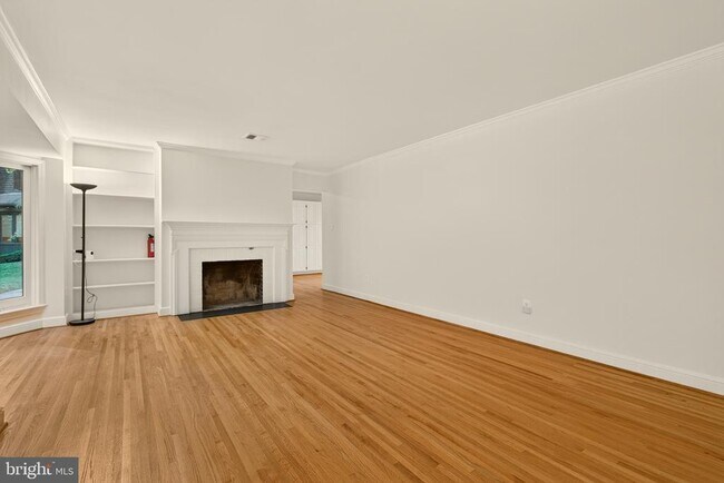 Building Photo - 2375 N Vernon St
