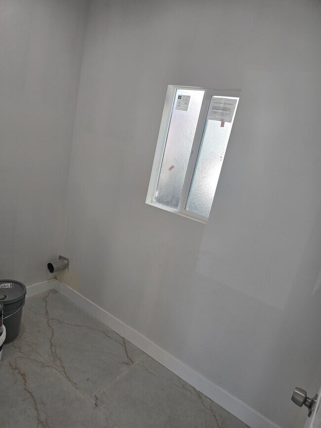 Building Photo - 133TH - HAWTHORN