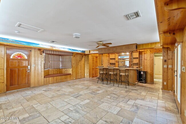 Building Photo - 5310 E Camelback Rd