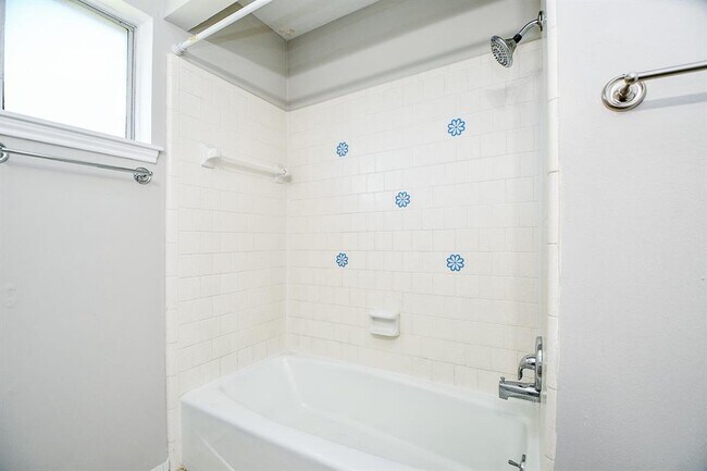 Building Photo - 9014 Mellow Brook Dr