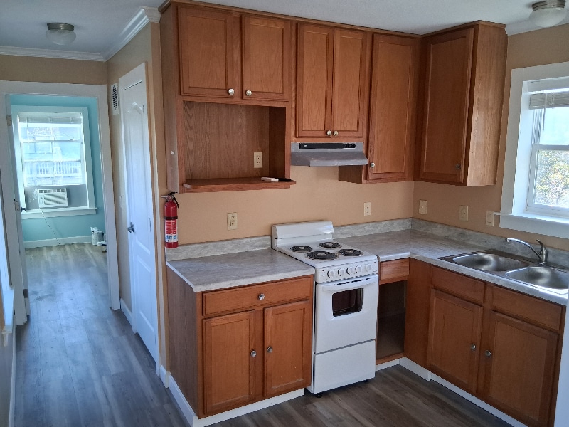 Building Photo - 589 Bernard Street