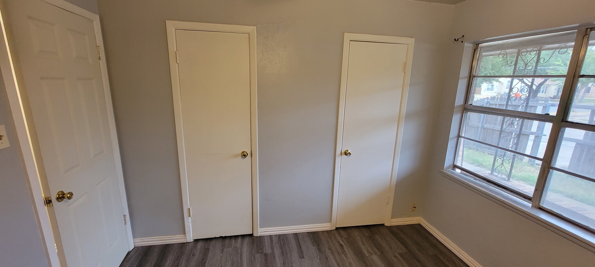 Bedroom 1 Closets - 113 N McKown Ave