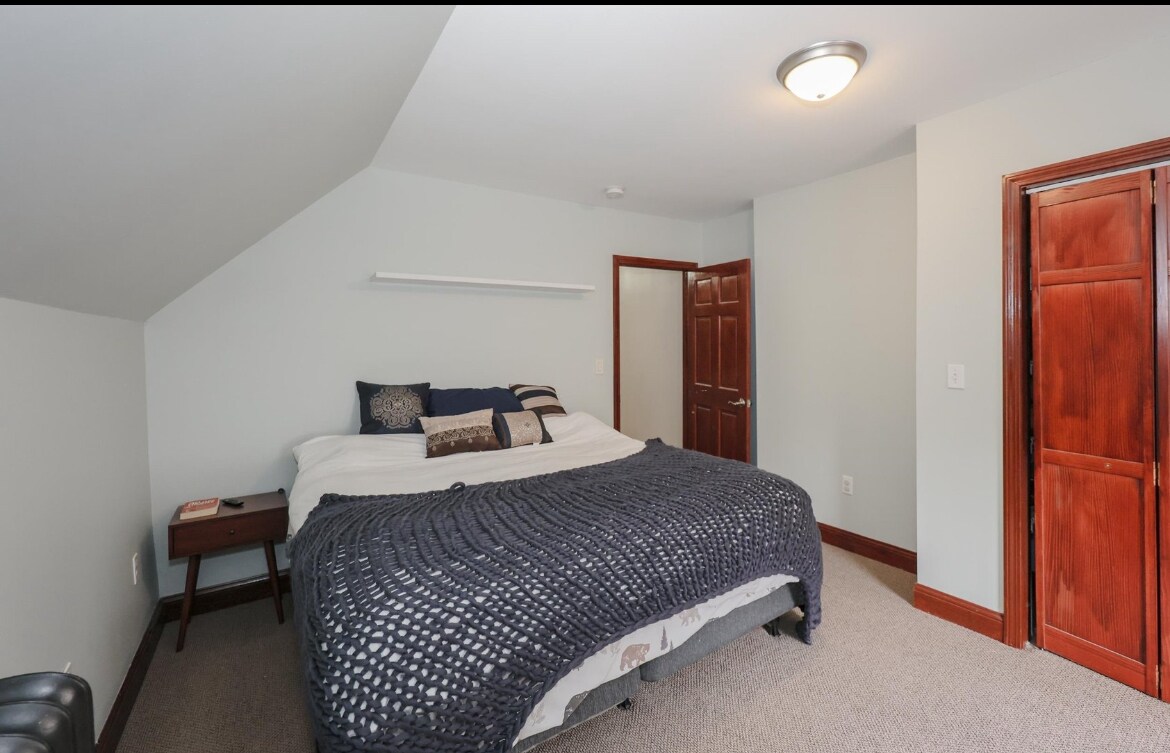 Building Photo - 331 E High St