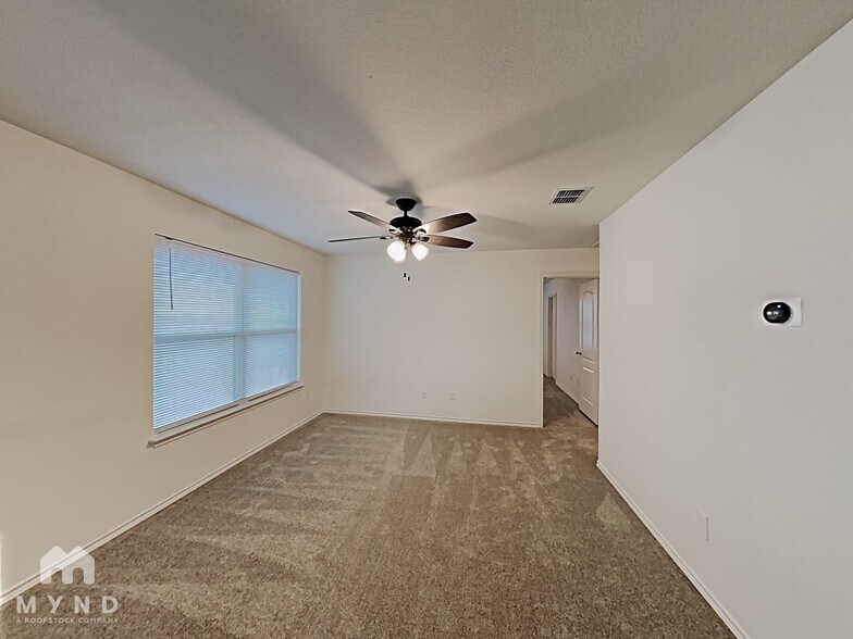 Building Photo - 440 Stonebrook Dr