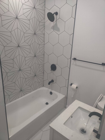 Building Photo - 2409 N 17th St