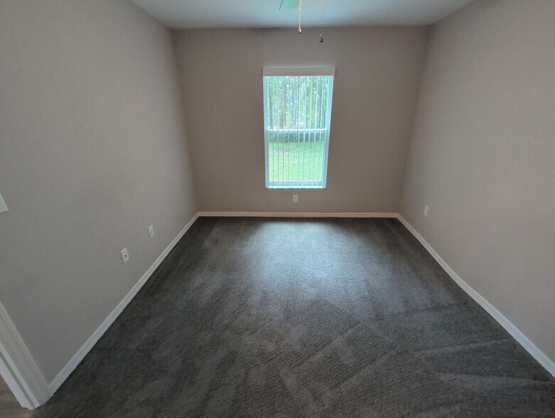 Building Photo - 9531 N Travis Dr