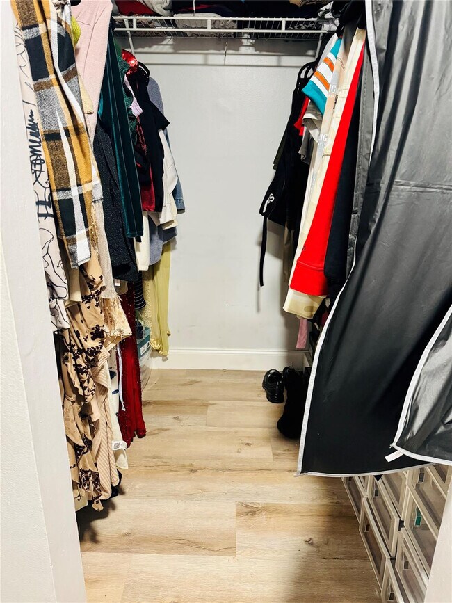 Building Photo - 7355 Woodmont Terrace