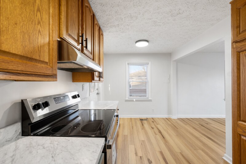 Building Photo - 6508 South Dr