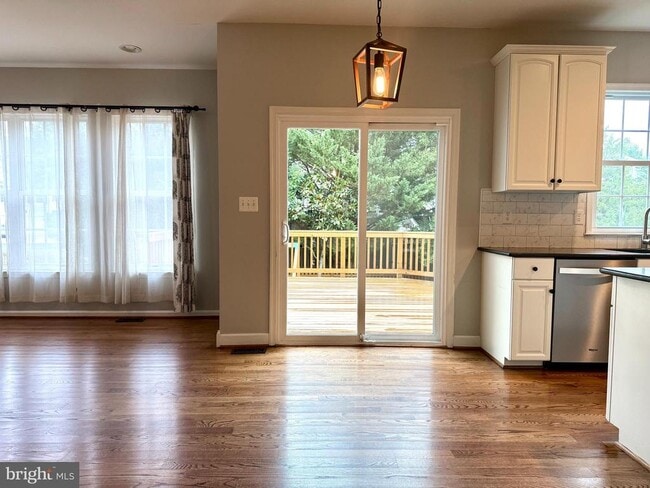 Building Photo - 25558 Dabner Dr