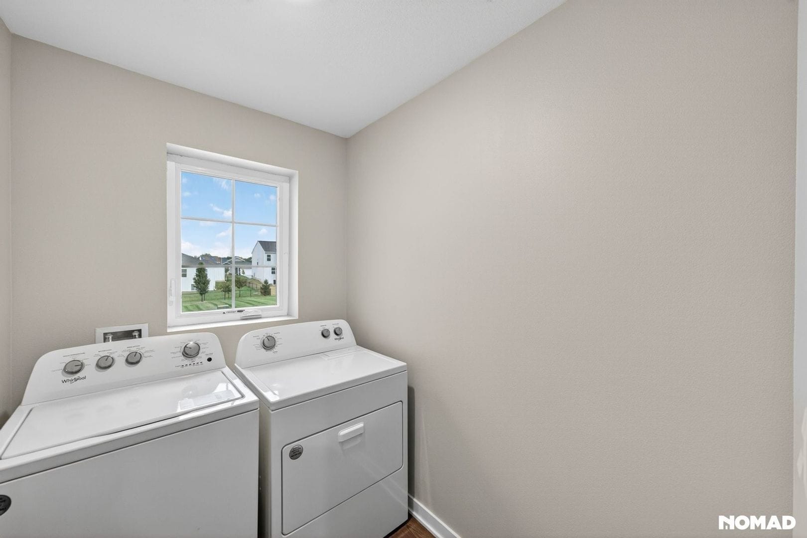 Building Photo - 912 Maywood Ln
