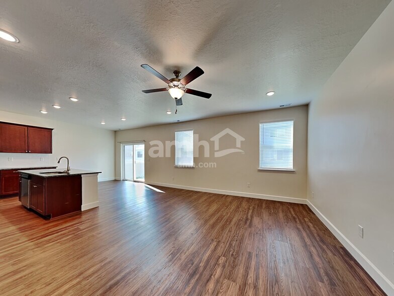 Building Photo - 2382 E Buckskin Way