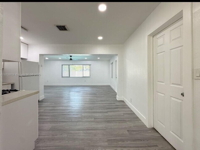 Building Photo - 2135 SW 46th Terrace