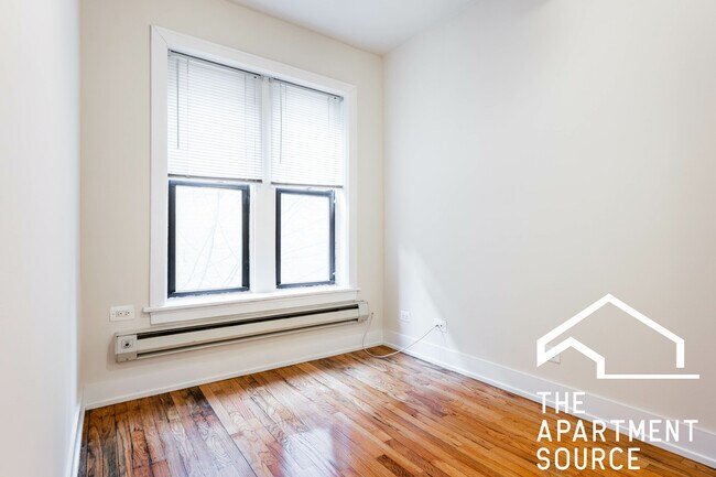 Building Photo - 625 W Melrose St