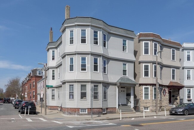 Building Photo - 155 L St