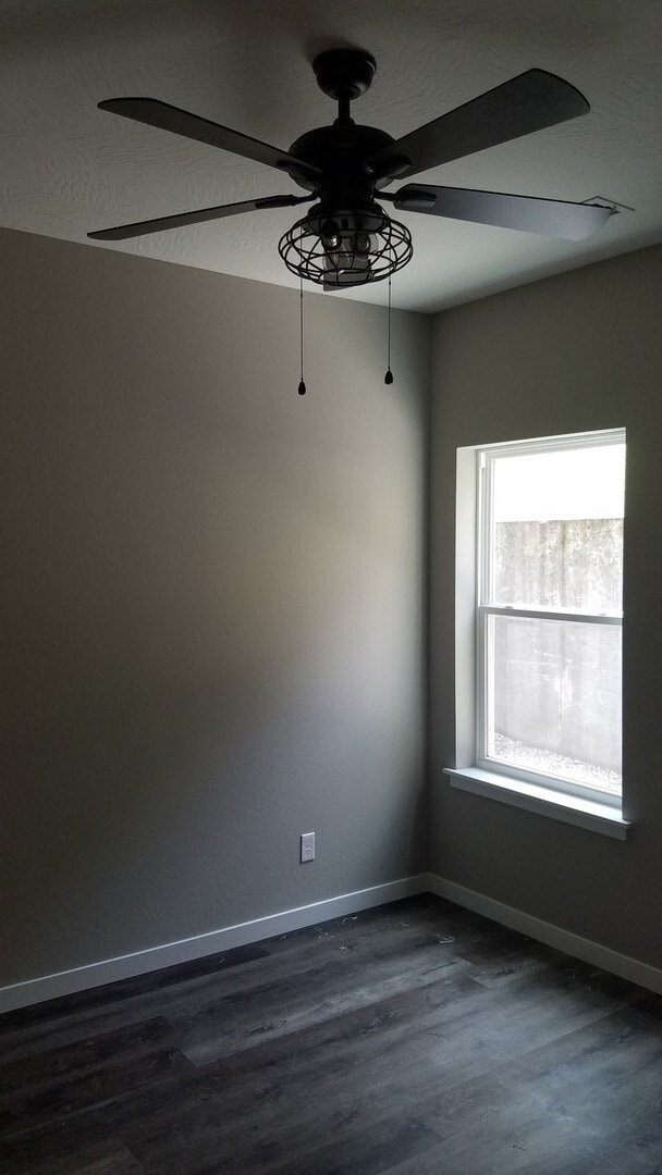 Building Photo - Fresh Paint and New Flooring 2 bedroom 2 bath Luxury Apartment Branson MO