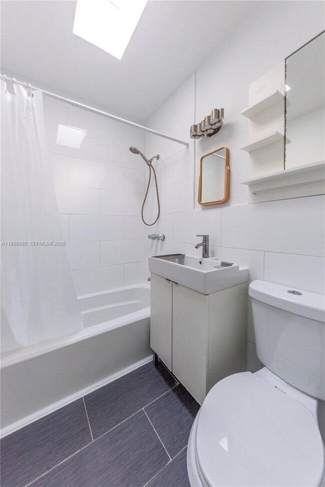 Building Photo - 1247 Marseille Dr