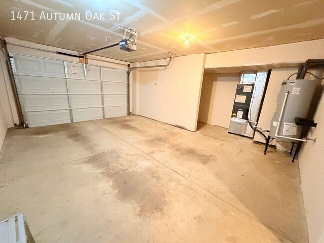 Building Photo - 1471 Autumn Oak St