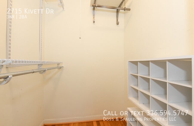 Building Photo - 2715 Kivett Dr