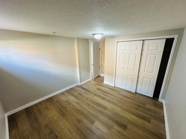 Building Photo - 19 E 1300 S