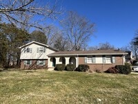Building Photo - 2900 Moss Spring Dr