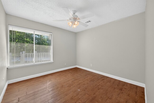 Building Photo - 7711 Del Glen Ln