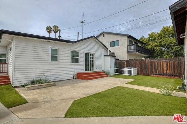 Building Photo - 22717 Hatteras St