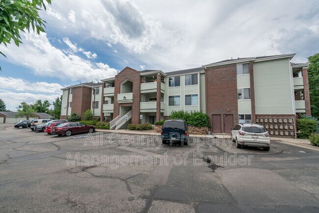 Building Photo - 33 S Boulder Cir