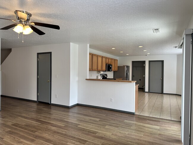 Building Photo - 3416 Parktrail Ct