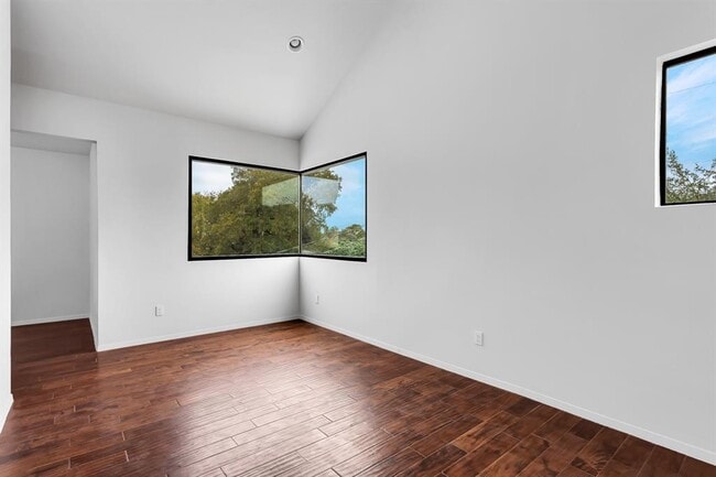 Building Photo - 14505 Running Deer Trail